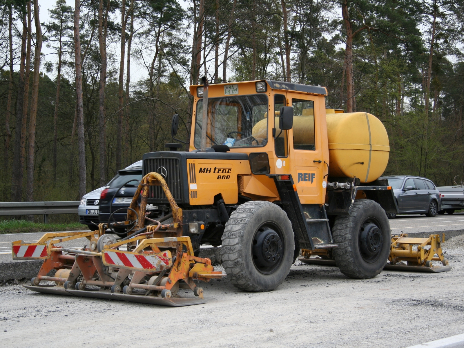 Mercedes Benz MB-Trac 800