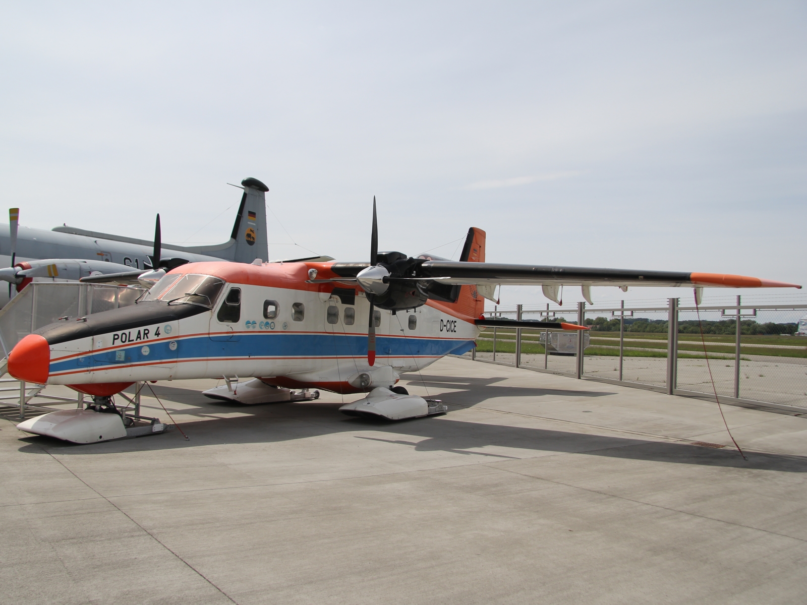 Dornier 228-100 Polar