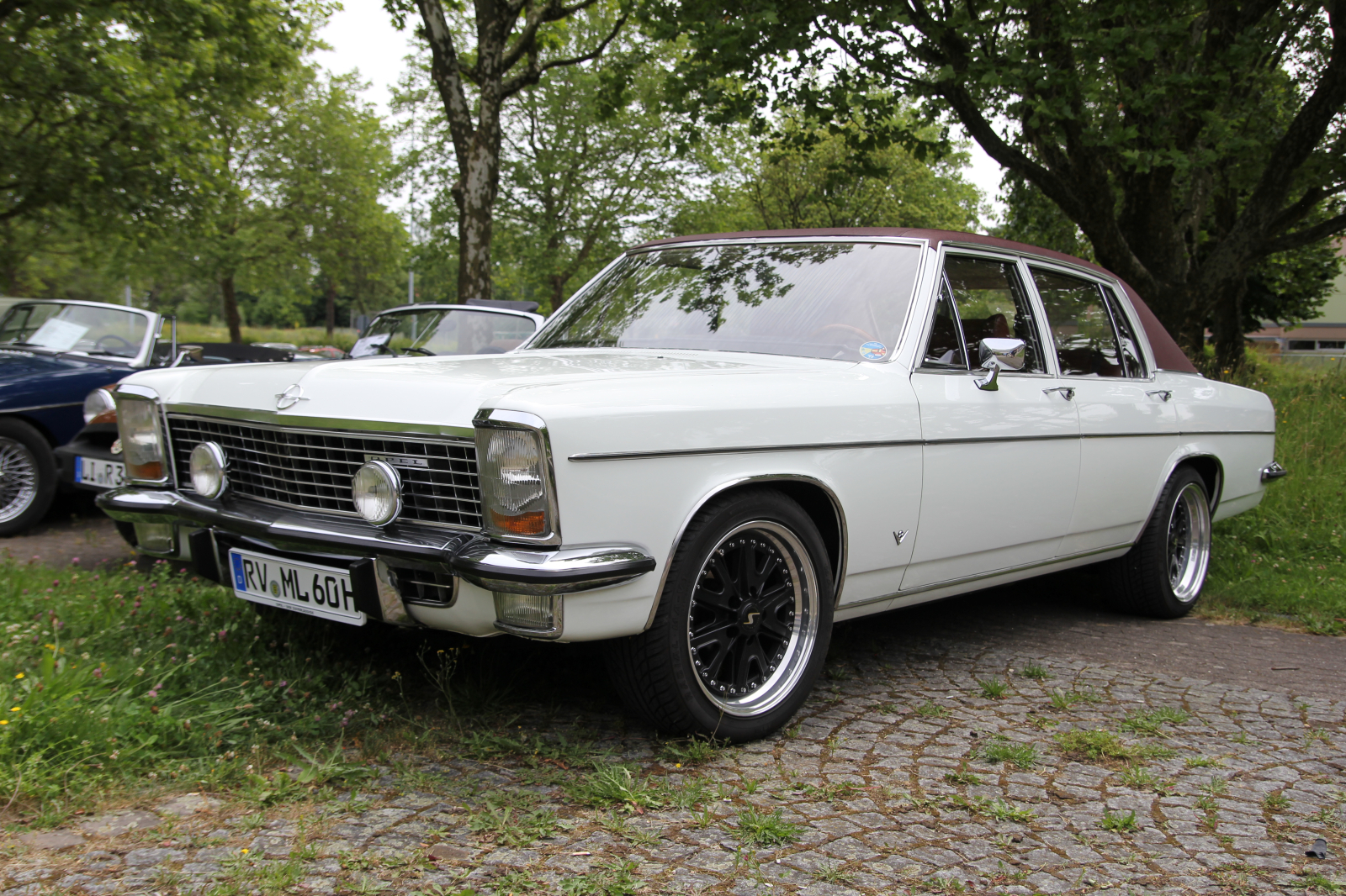 Opel Diplomat B V8