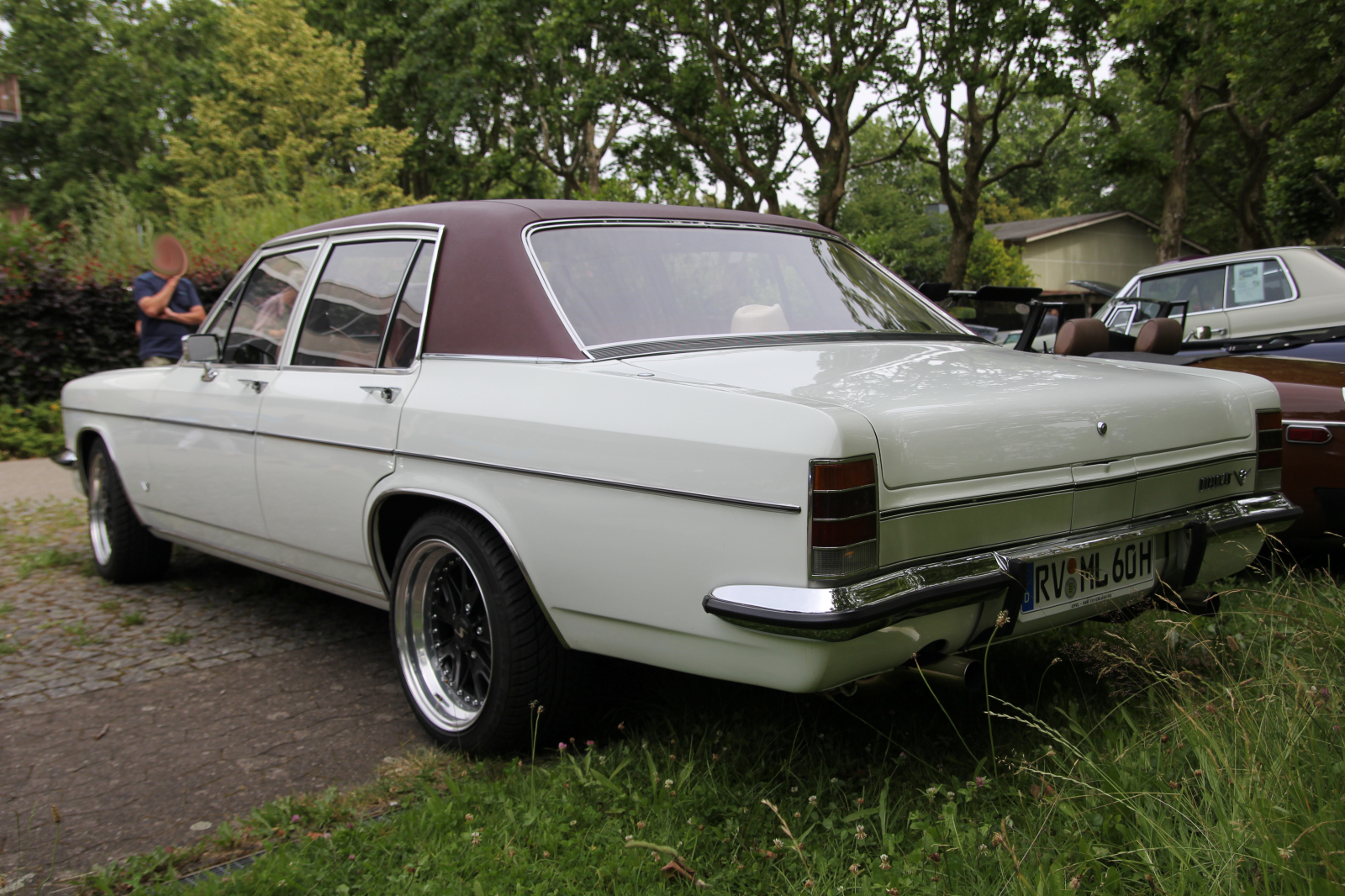 Opel Diplomat B V8