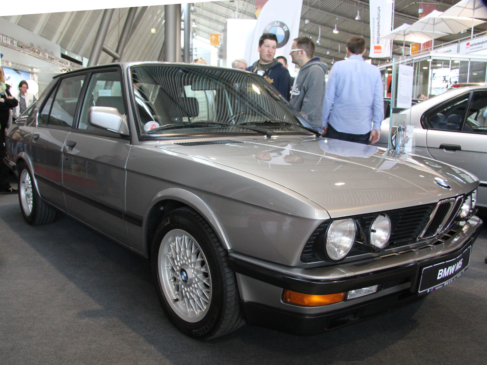 BMW M5 E28