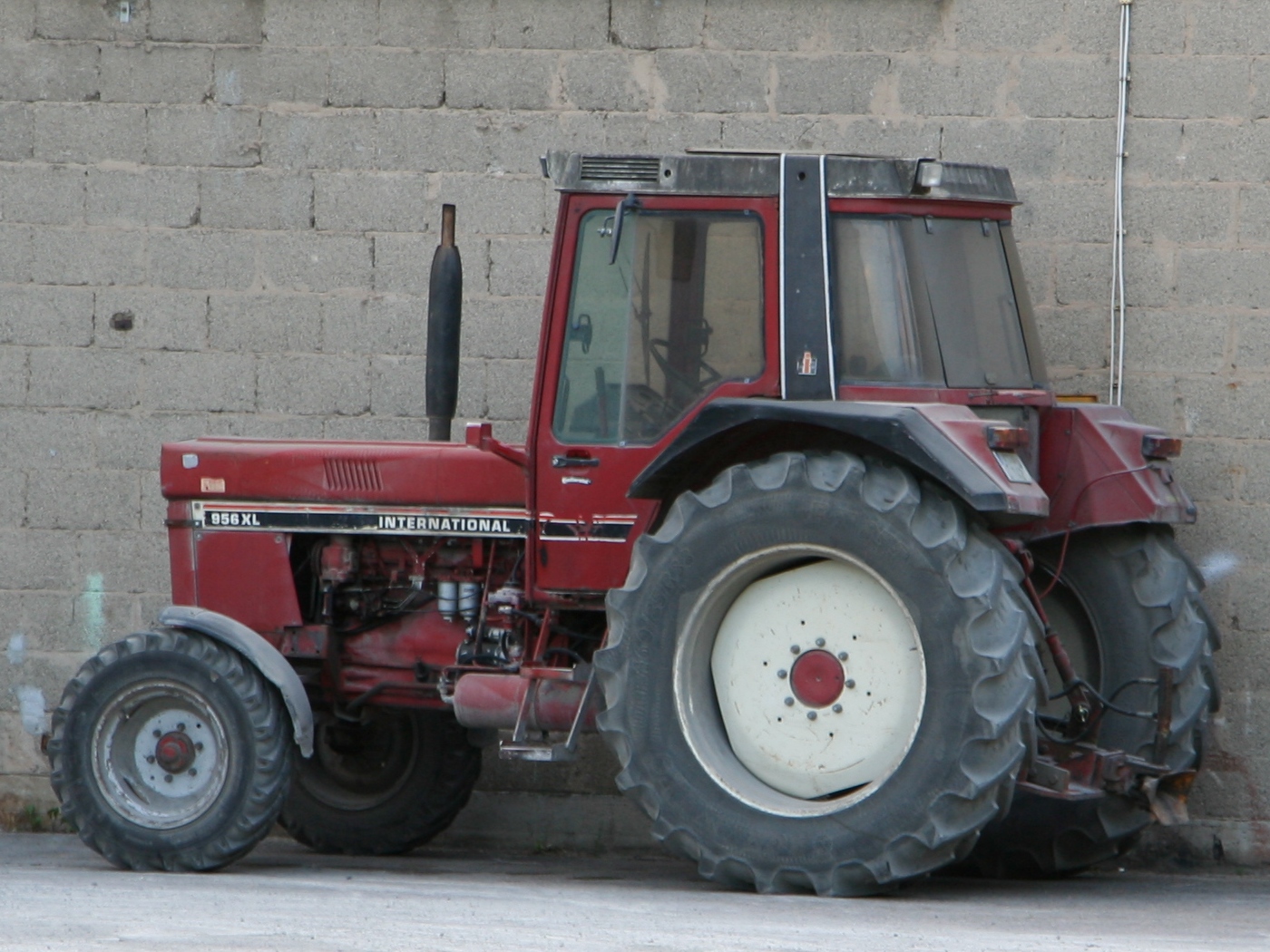 IHC International 956 XL