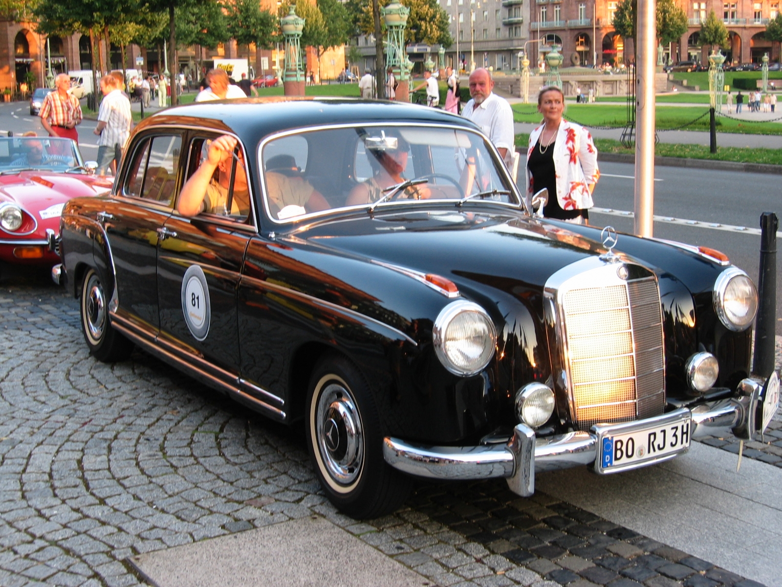 Mercedes Benz 220 W 180