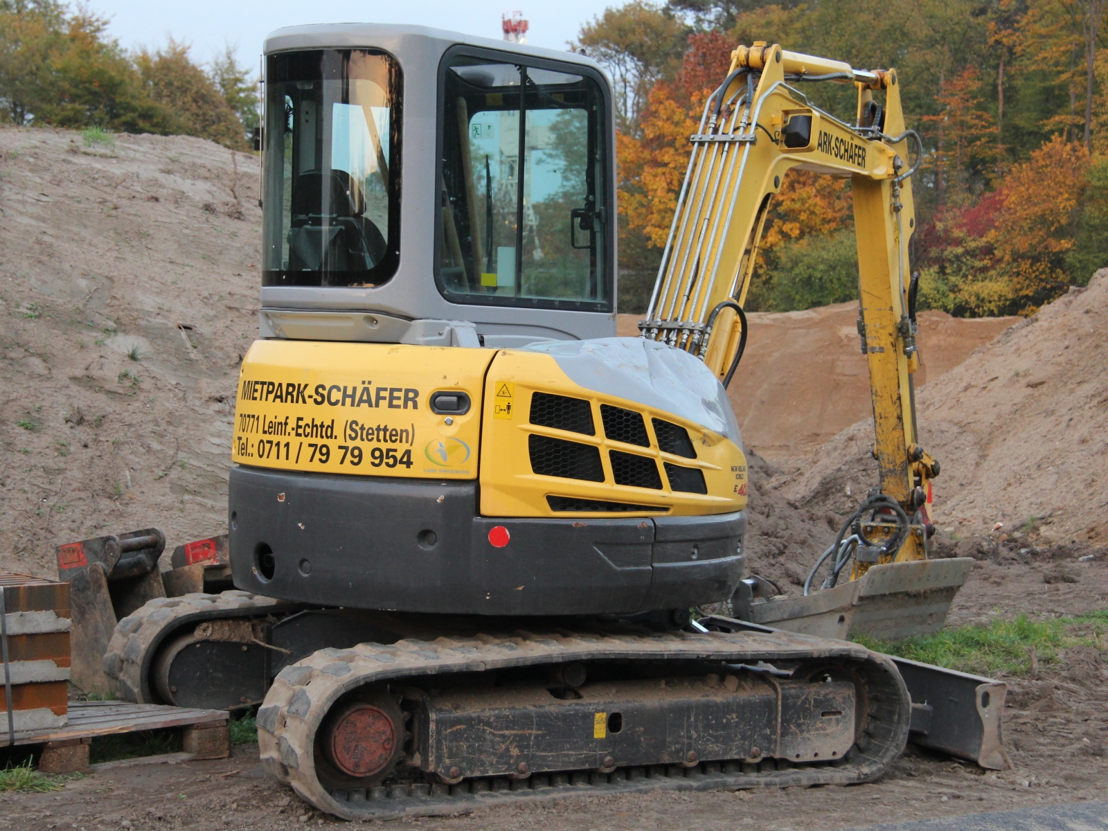 New Holland Kobelco E402SR