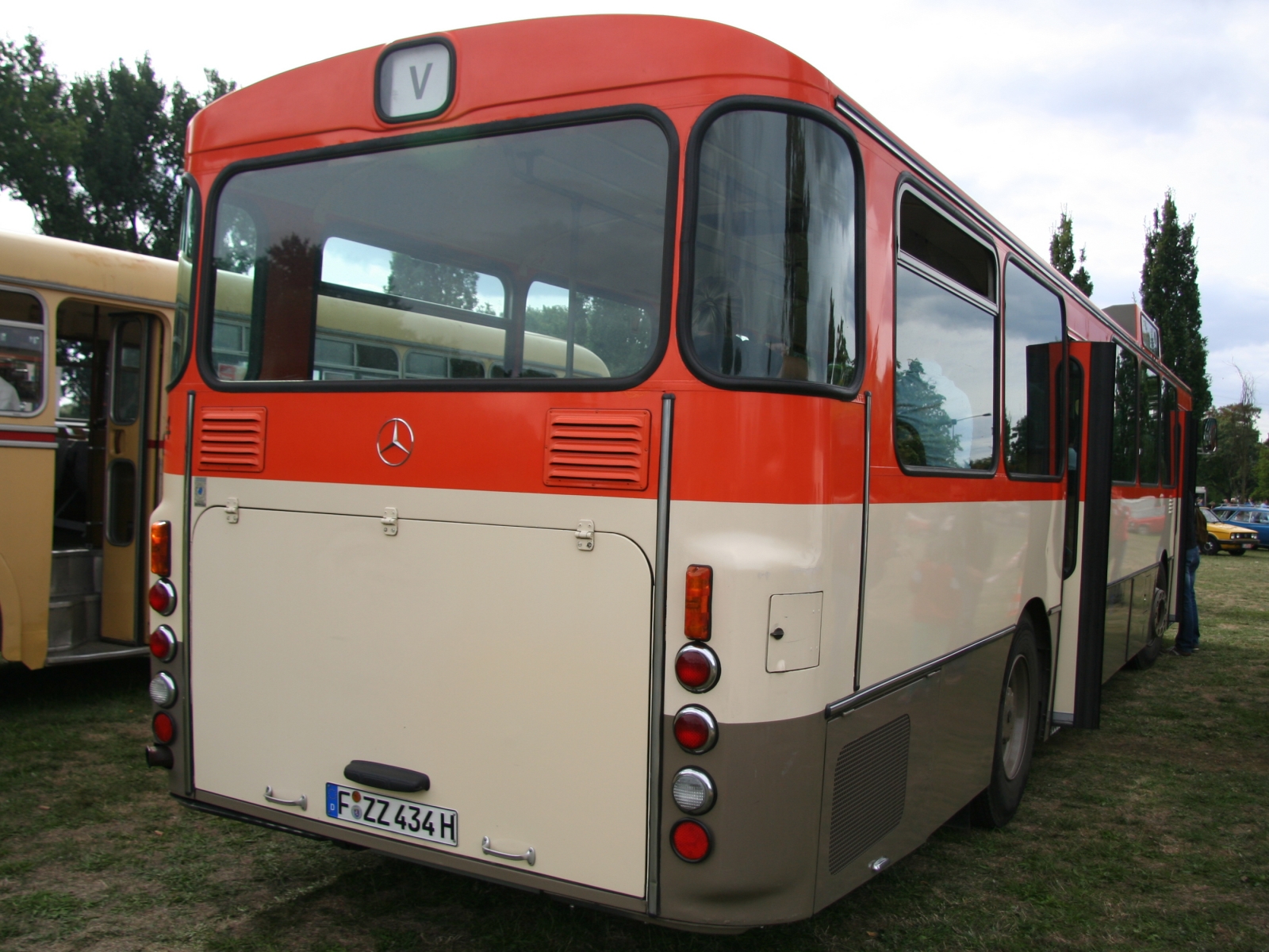 Mercedes Benz O 305