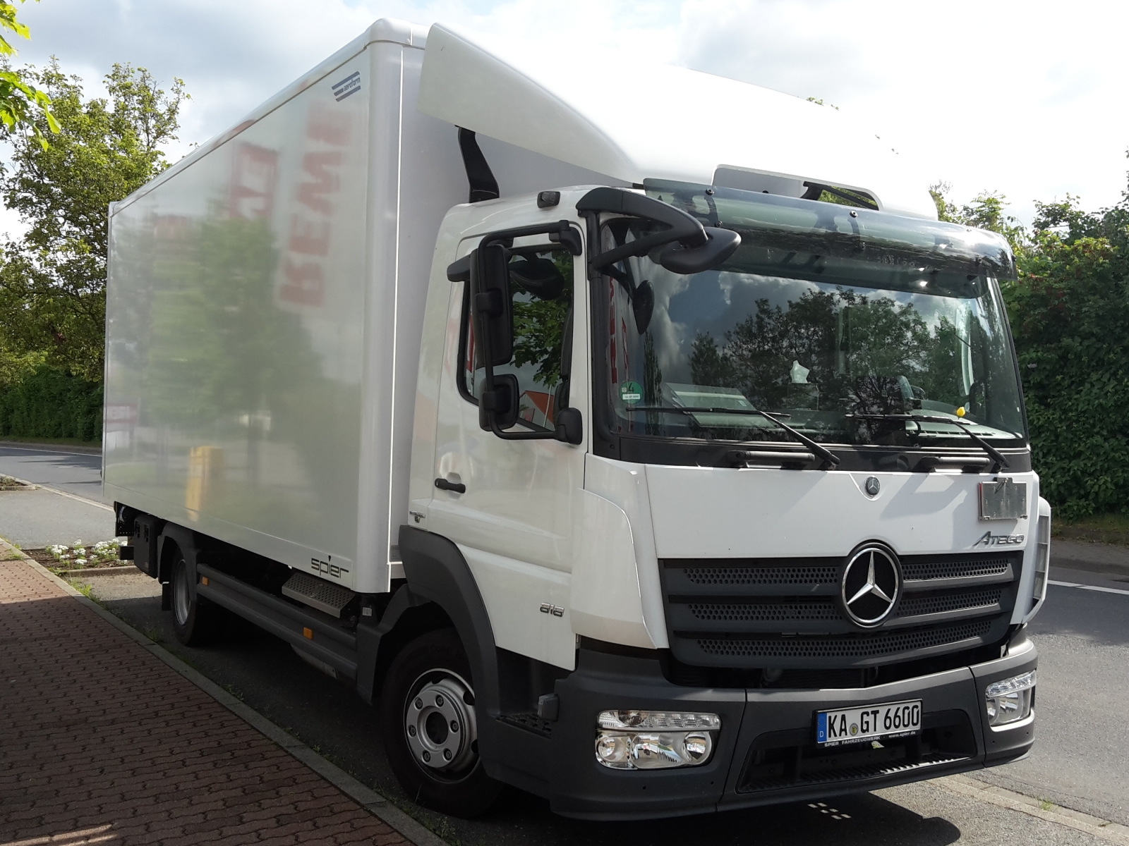 Mercedes Benz Atego 818