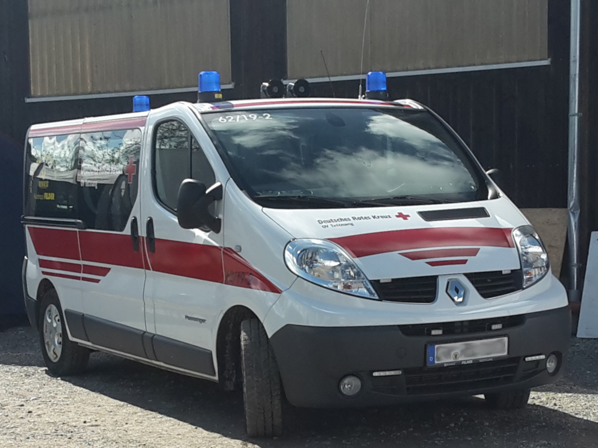 Renault Trafic Passenger Deutsches Rotes Kreuz