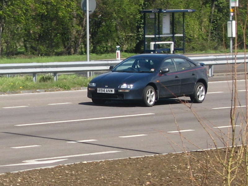 Mazda 323 F