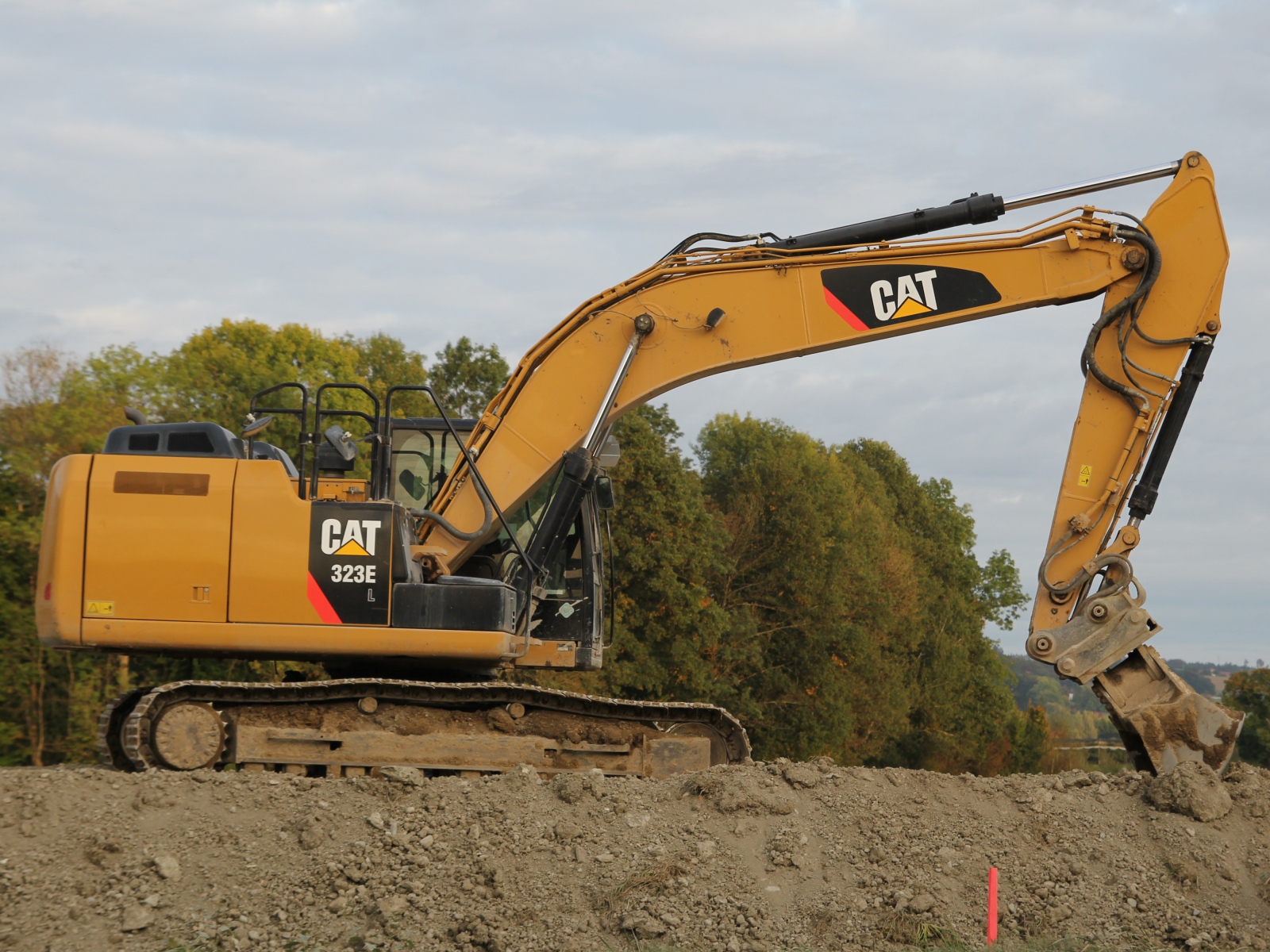 Caterpillar 323E L