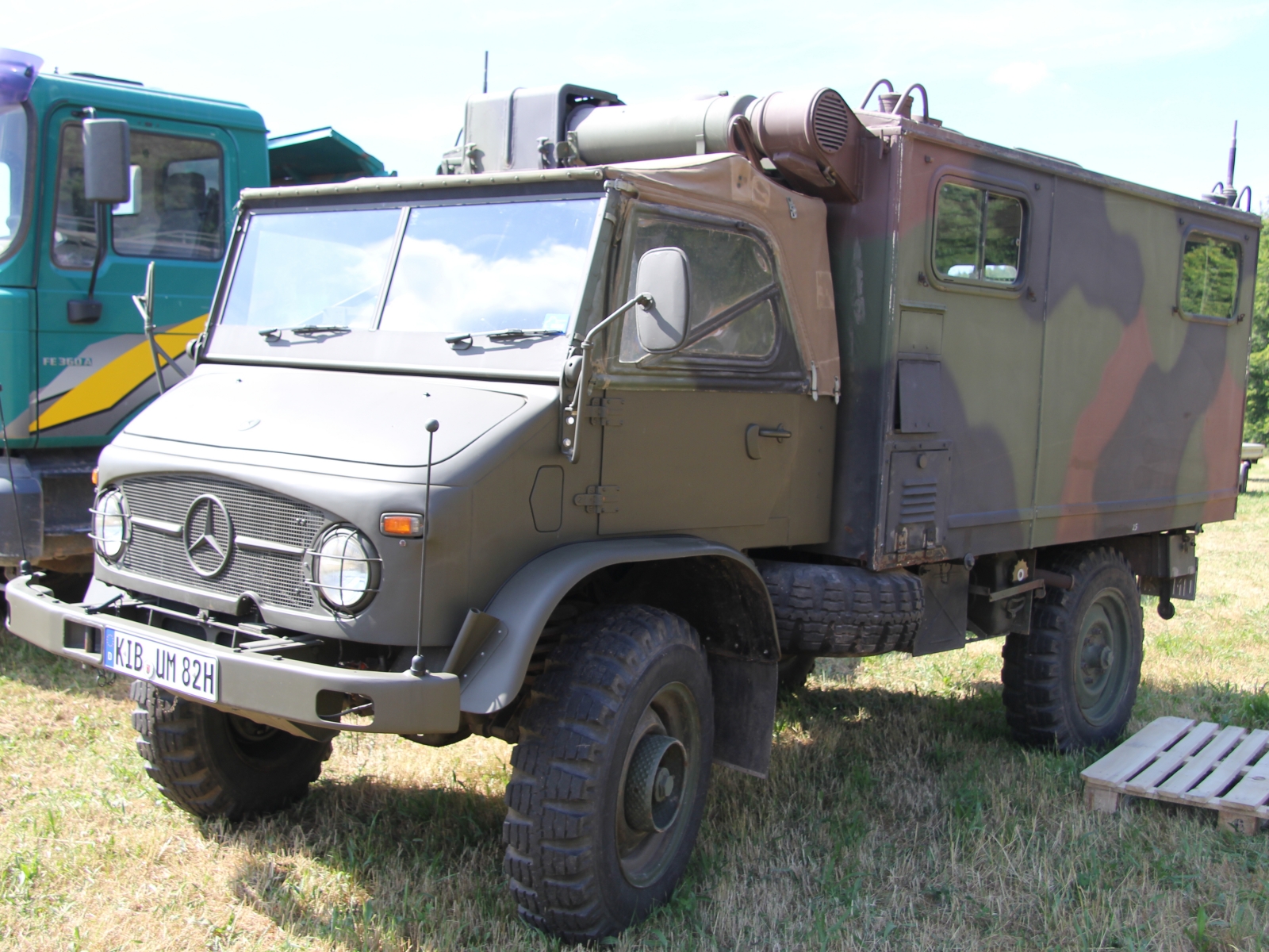 Unimog U 404 S