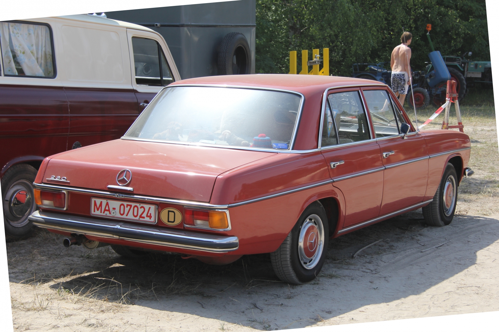 Mercedes Benz 230