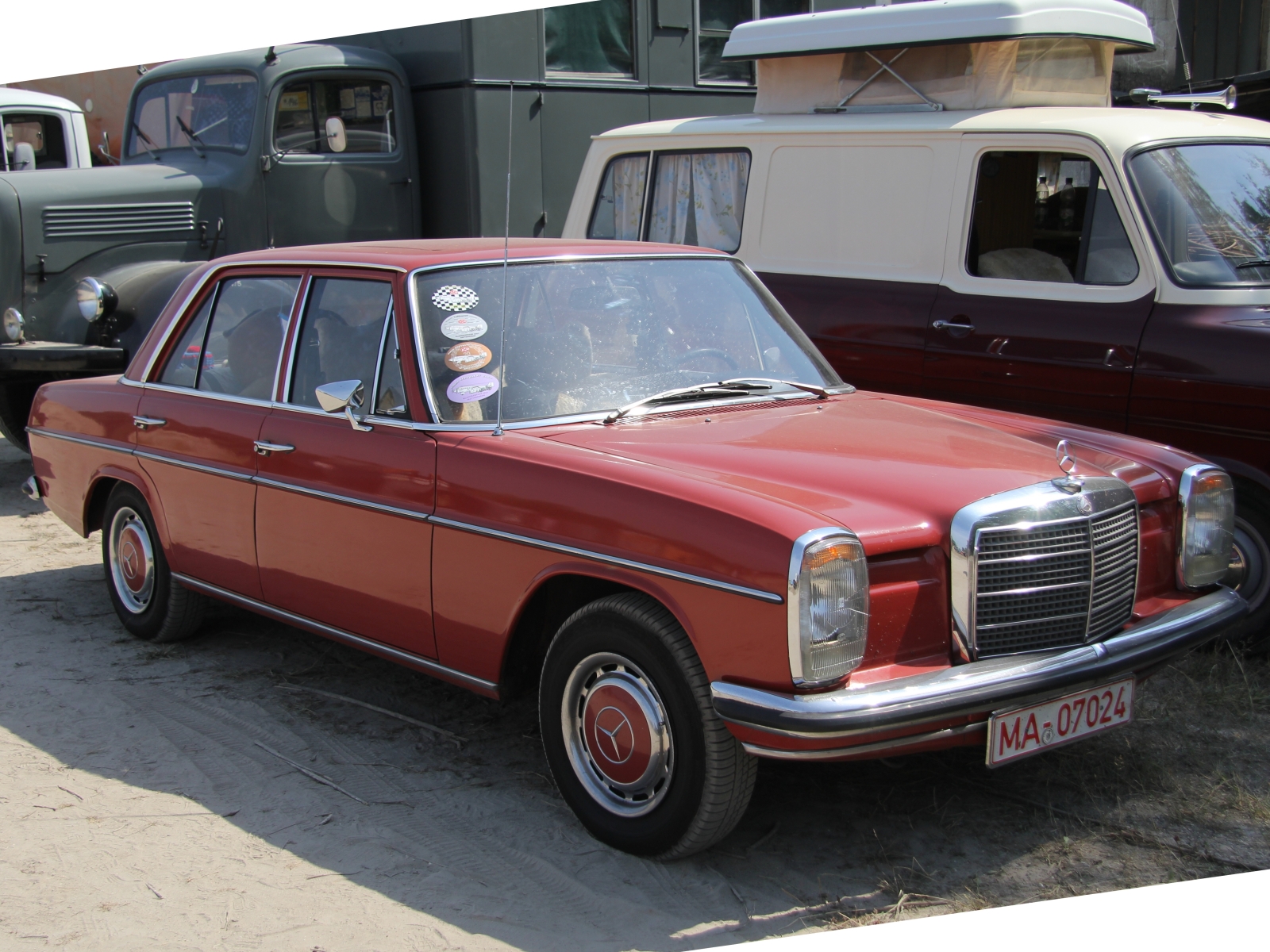 Mercedes Benz 230