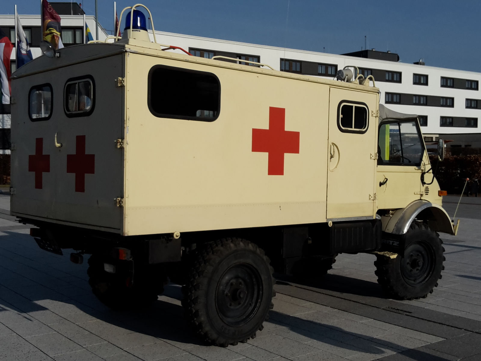 Unimog Deutsches Rotes Kreuz