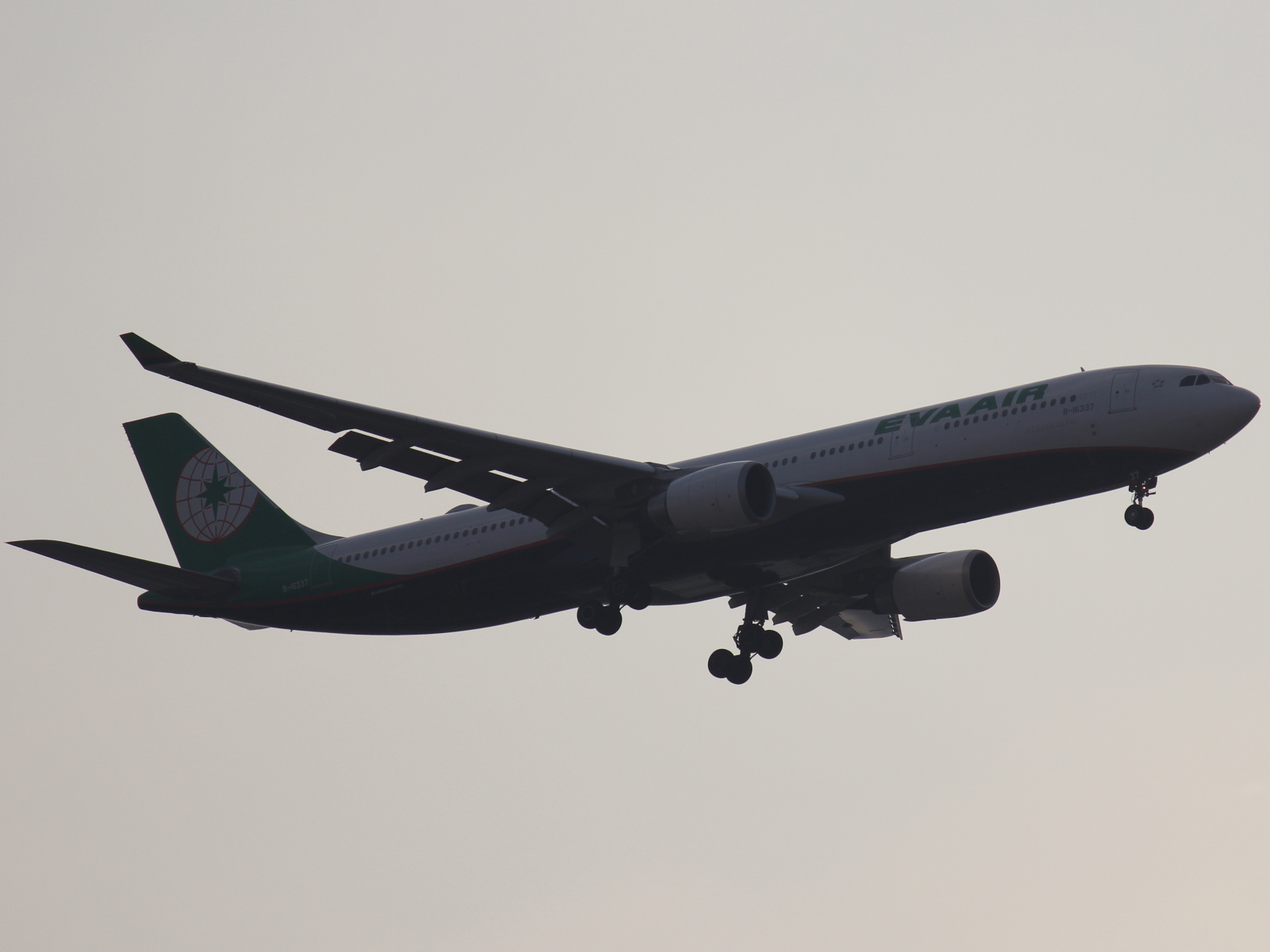 Airbus A 330 von EVA Air