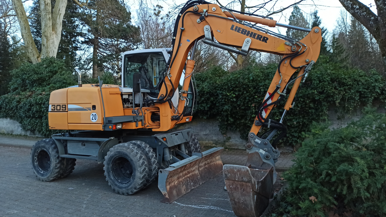 Liebherr 309