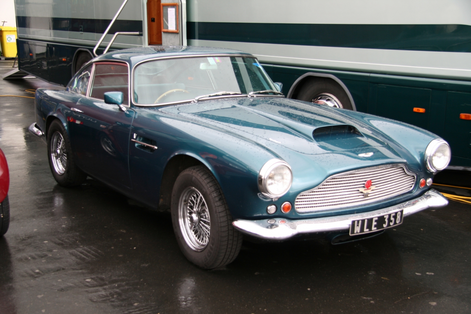 Aston Martin DB4