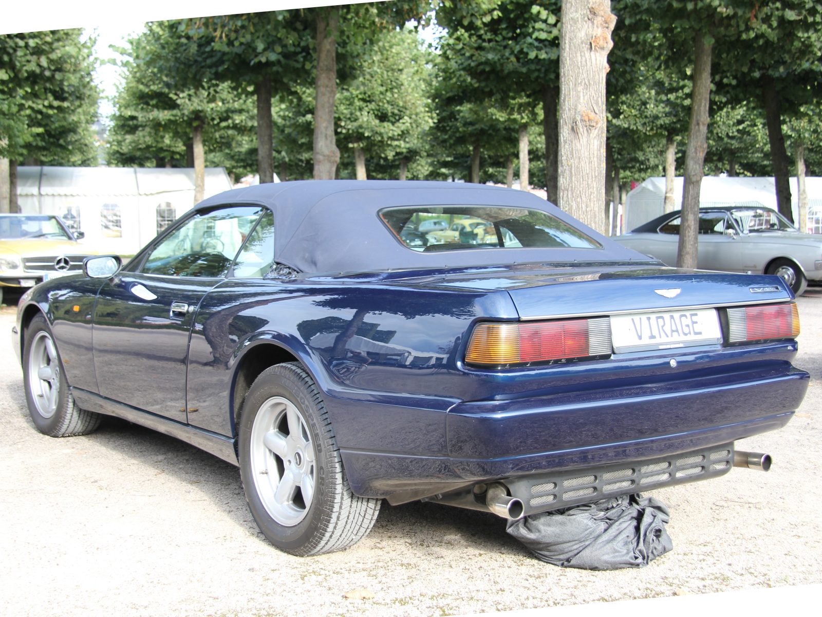 Aston Martin Virage Volante