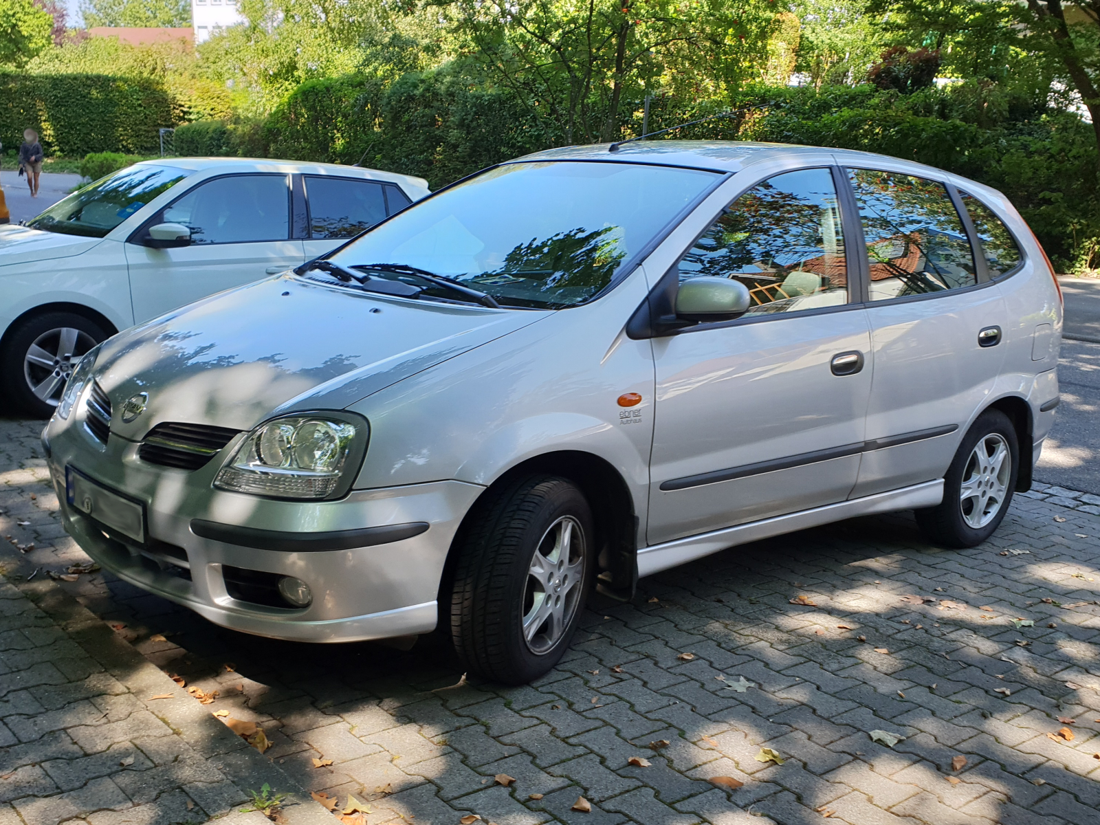 Nissan Almera Tino