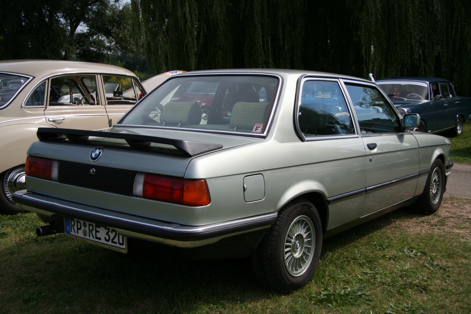 BMW 320 E21