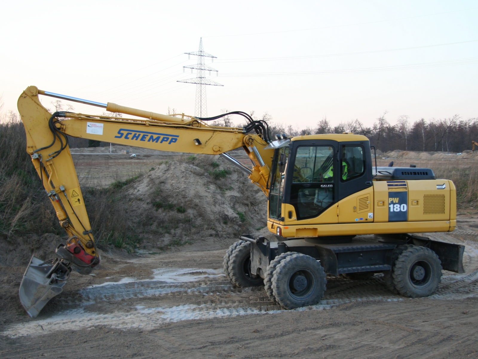 Komatsu PW 180 Galeo