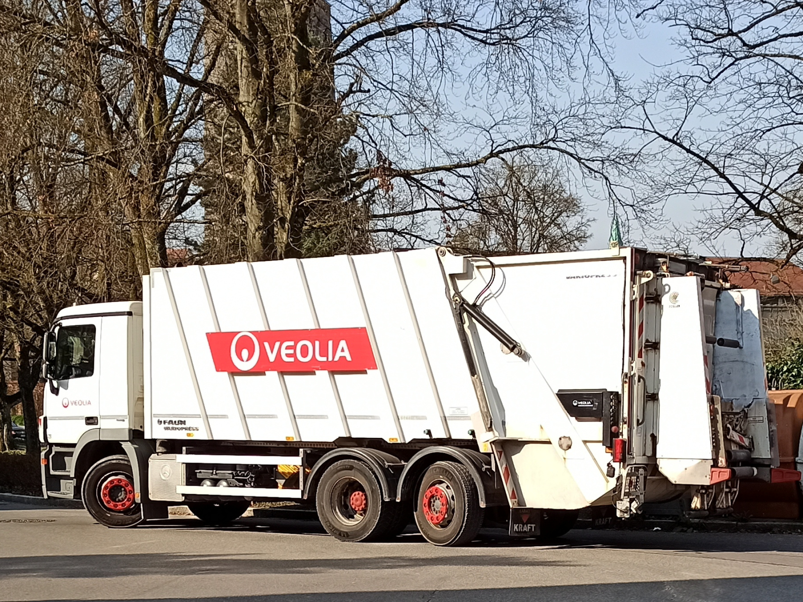 Mercedes Benz Actros mit Aufbau von Faun