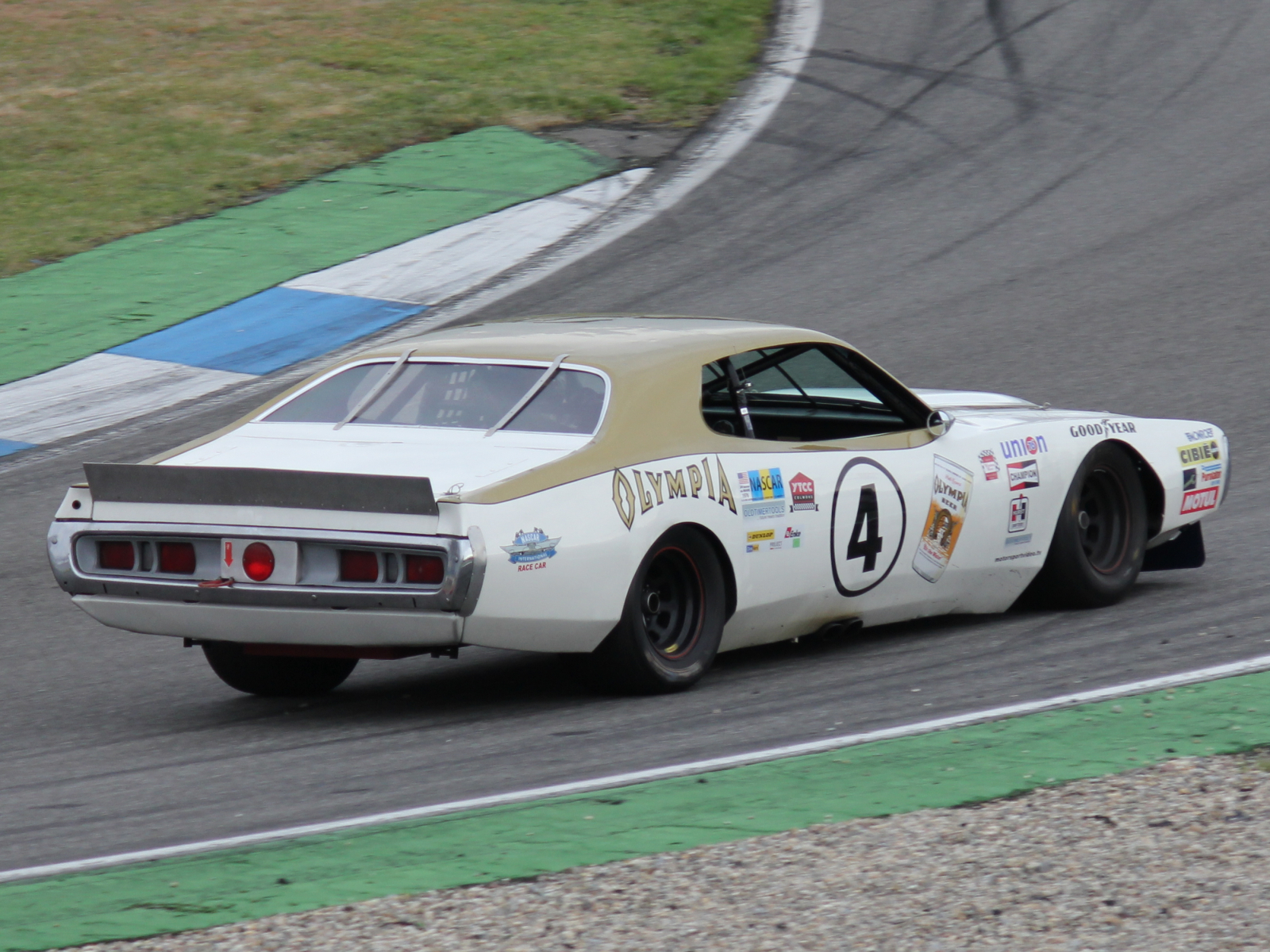 Dodge Charger Hemi V8