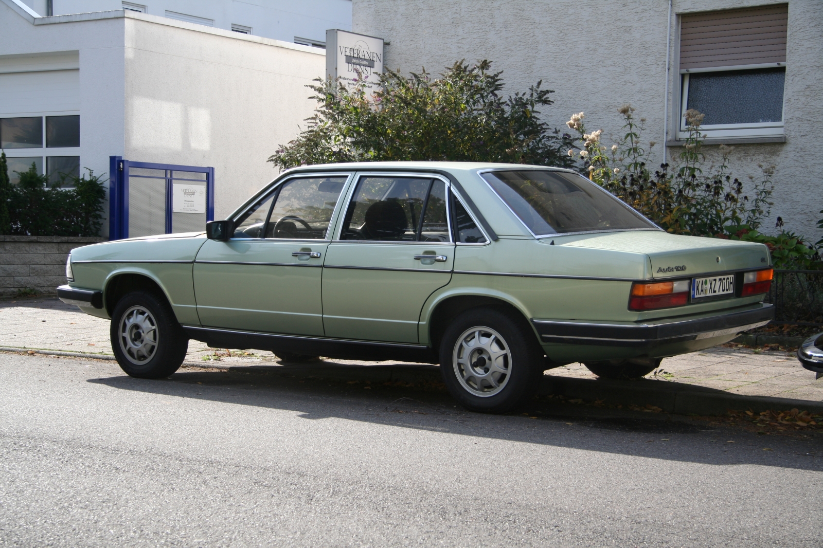 Audi 100 C2