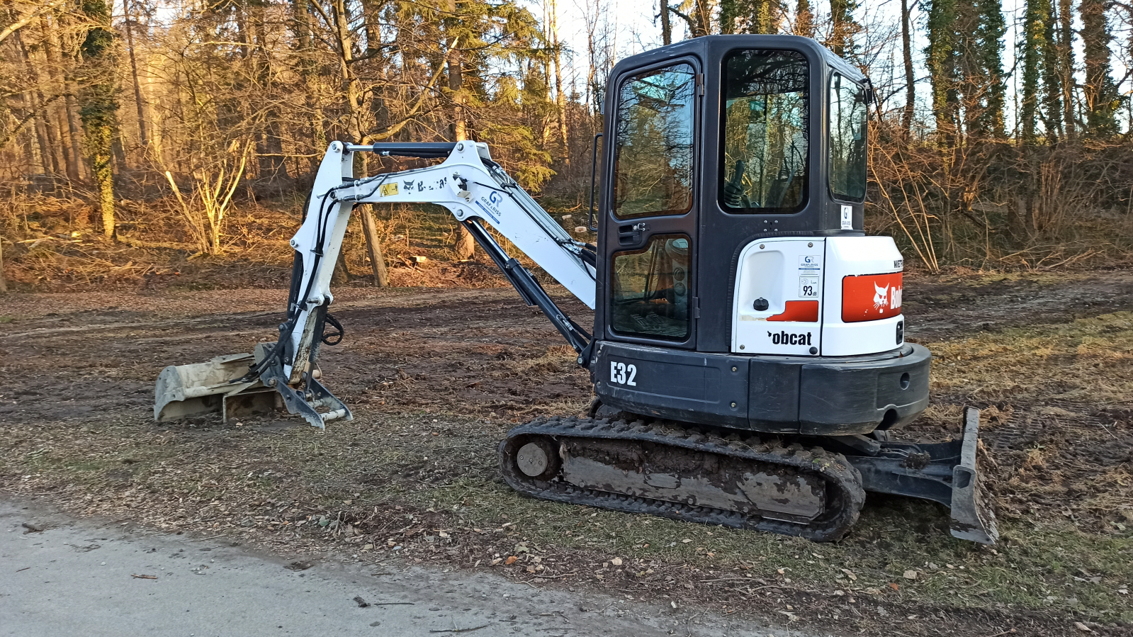 Bobcat E32
