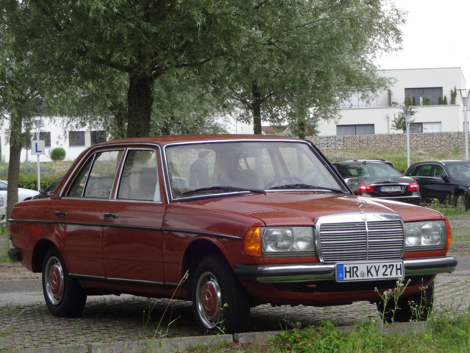 Mercedes Benz 230 E W 123