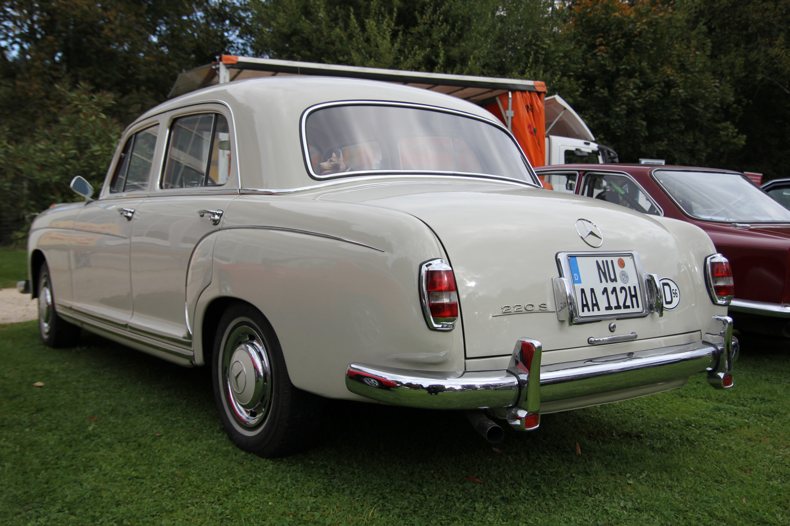 Mercedes Benz 220 S W 180