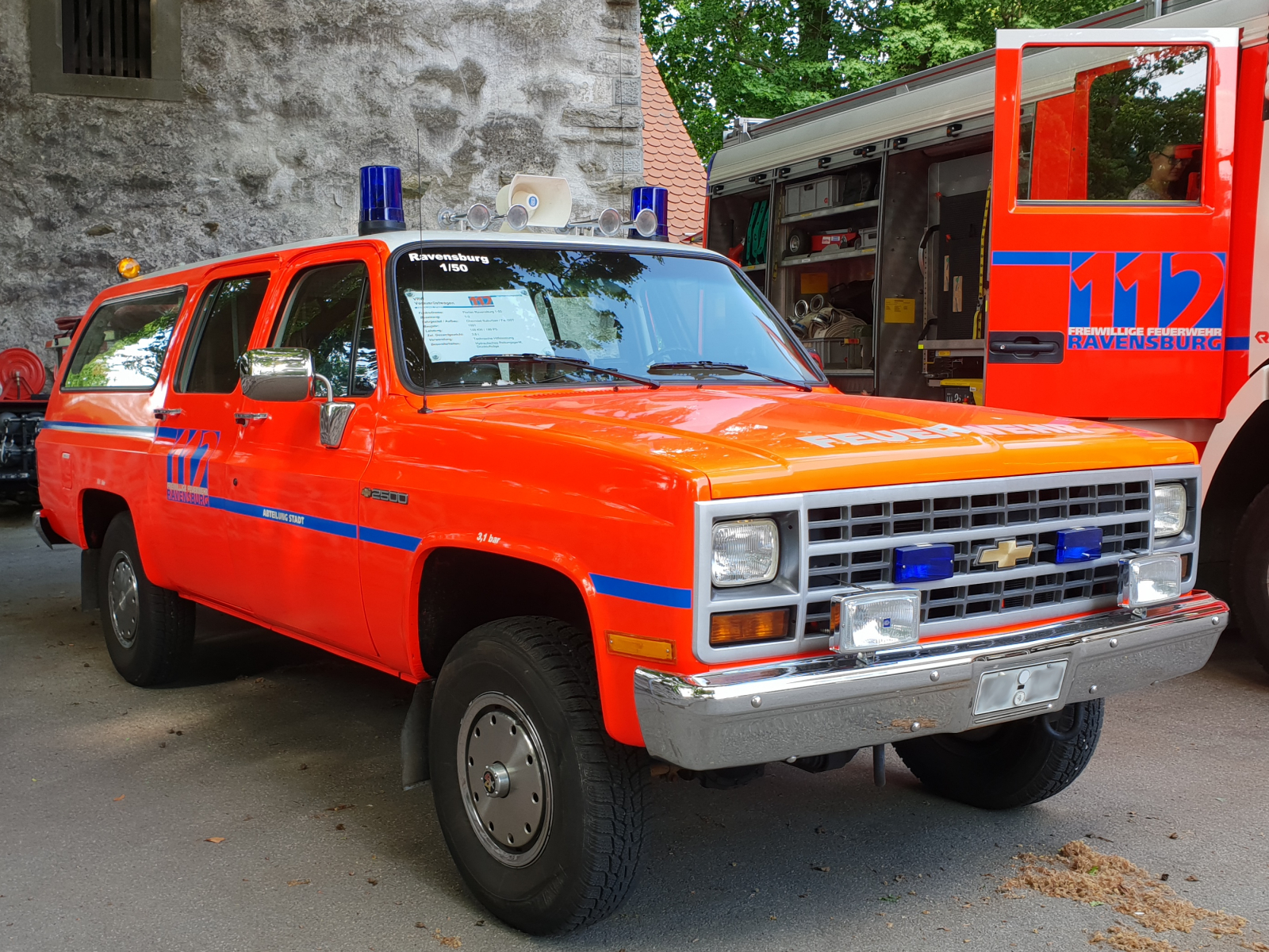 Chevrolet Suburban Feuerwehr mit Aufbau von GST