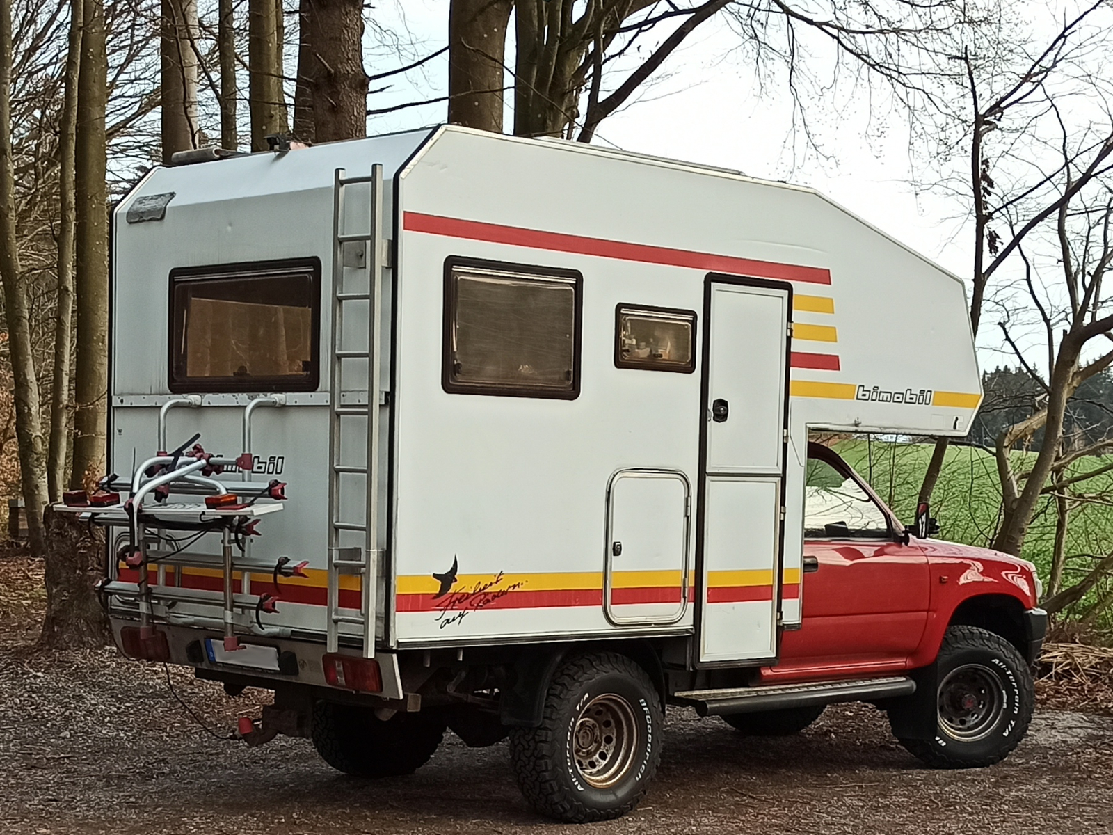 Toyota mit Wohnkabine von Bimobil