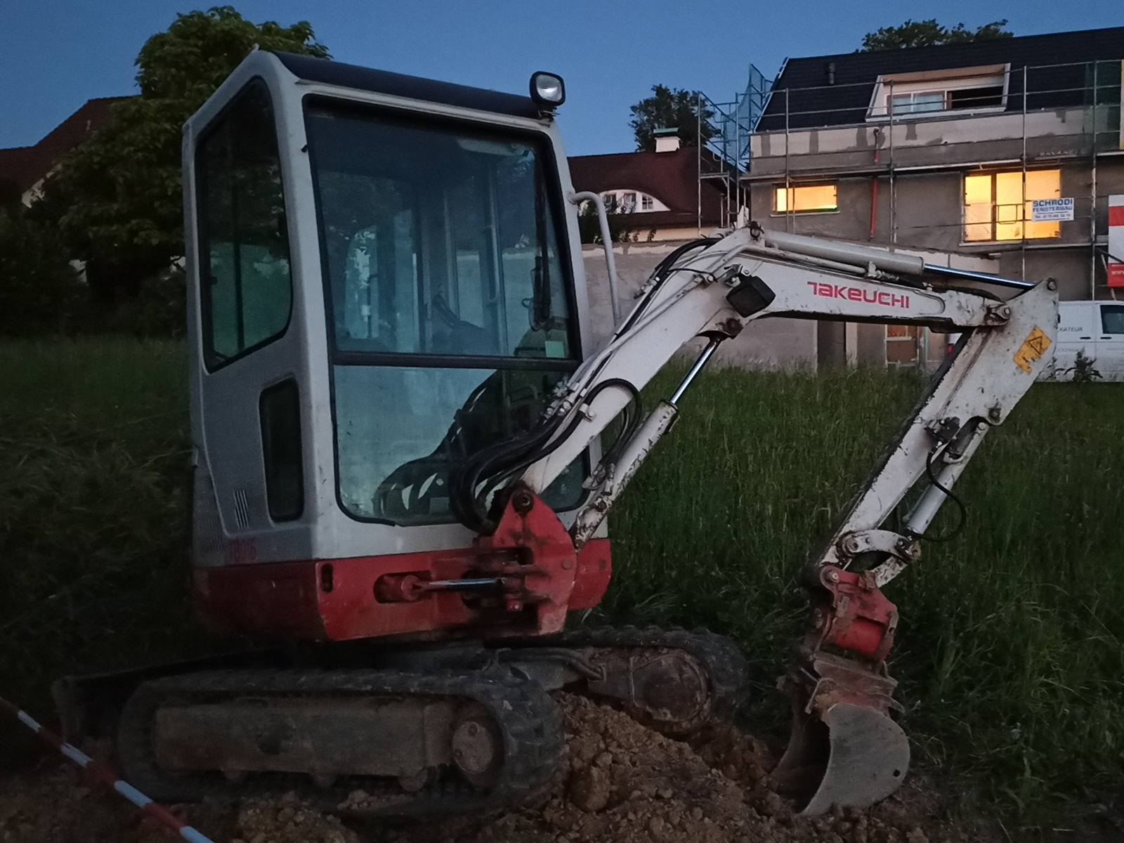Takeuchi TB 016