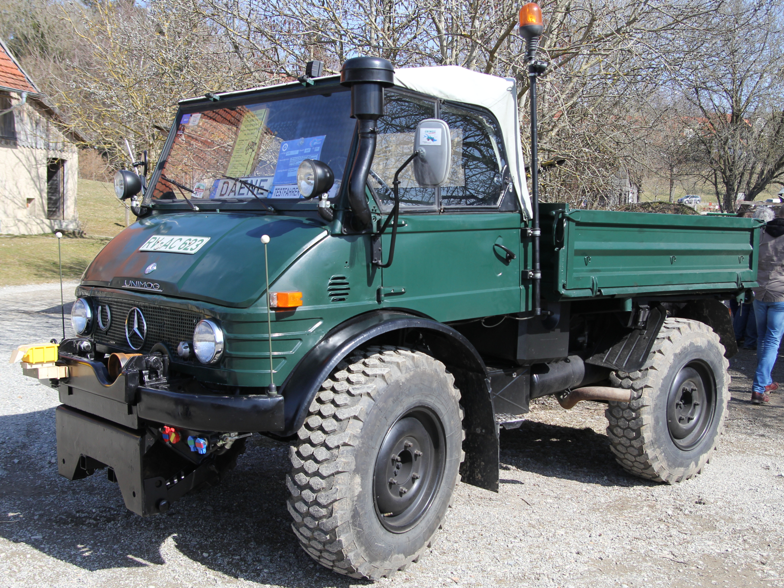 Unimog U 406 Cabriolet